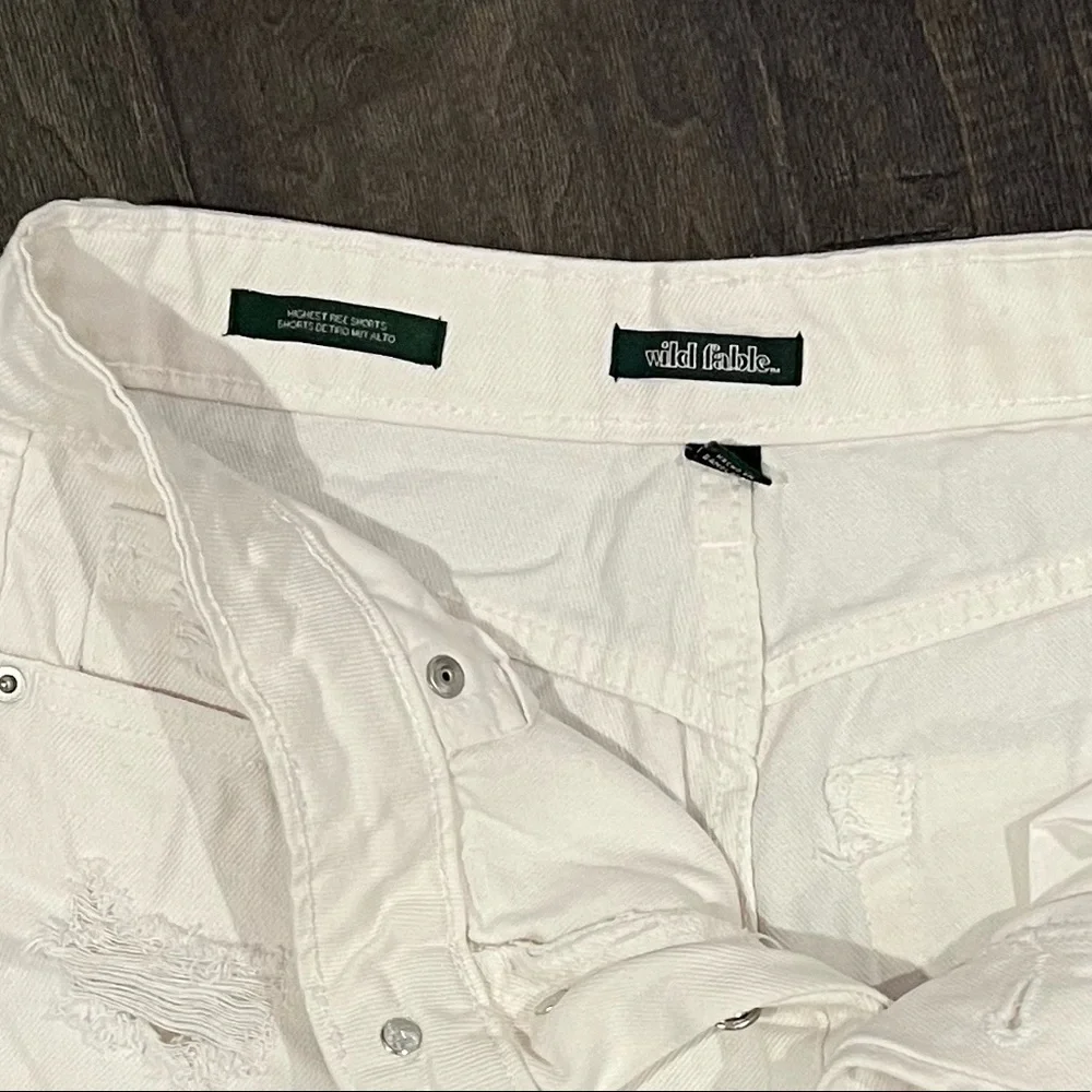 Wild Fable Womens Super High Rise cut off jean shorts white size 4 - Picture 4 of 7